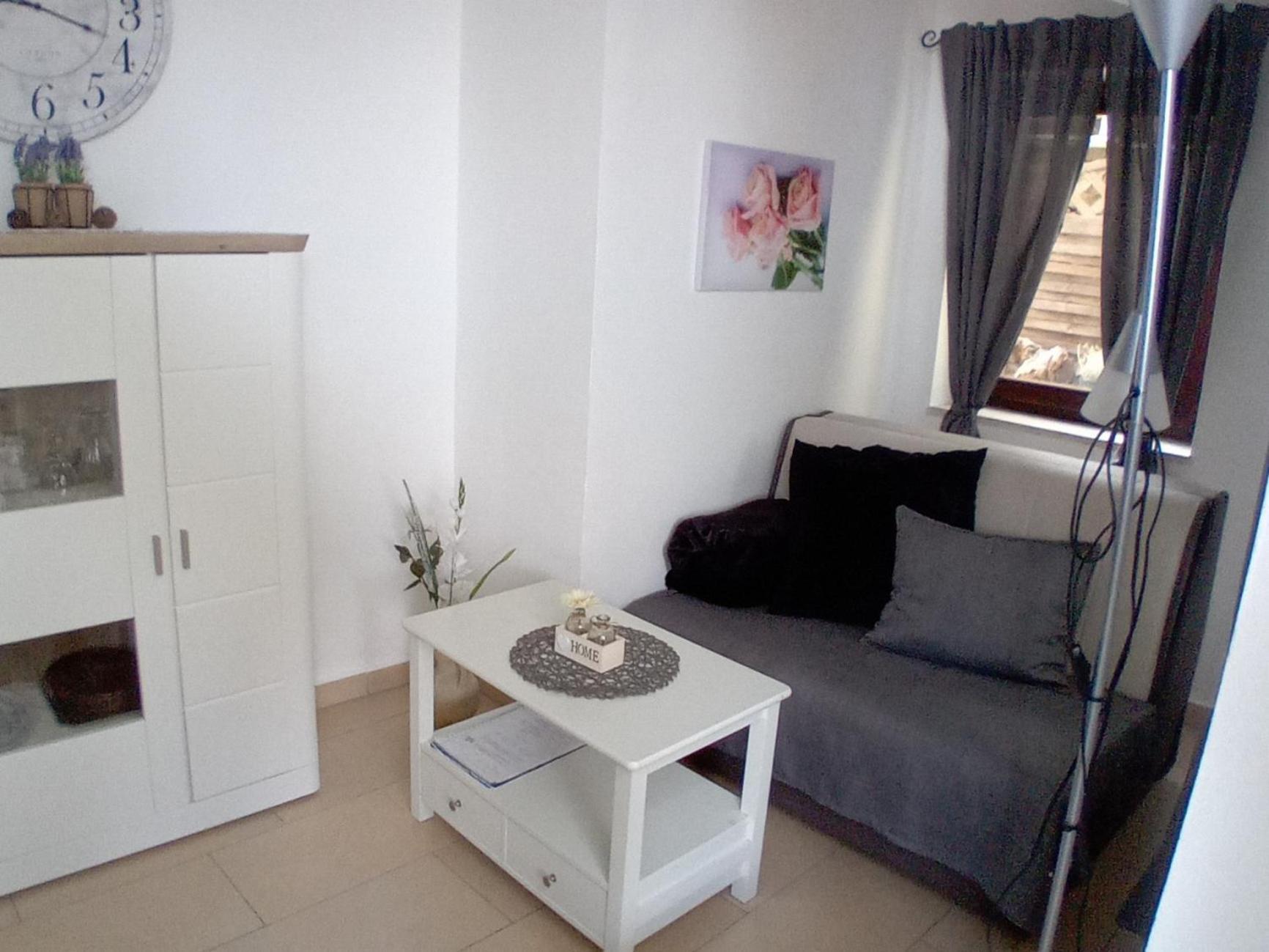 Vivi Studio Apartments マリ・ロシニュ エクステリア 写真
